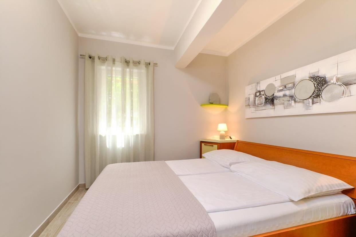 Apartments Enna Mali Losinj Exterior photo