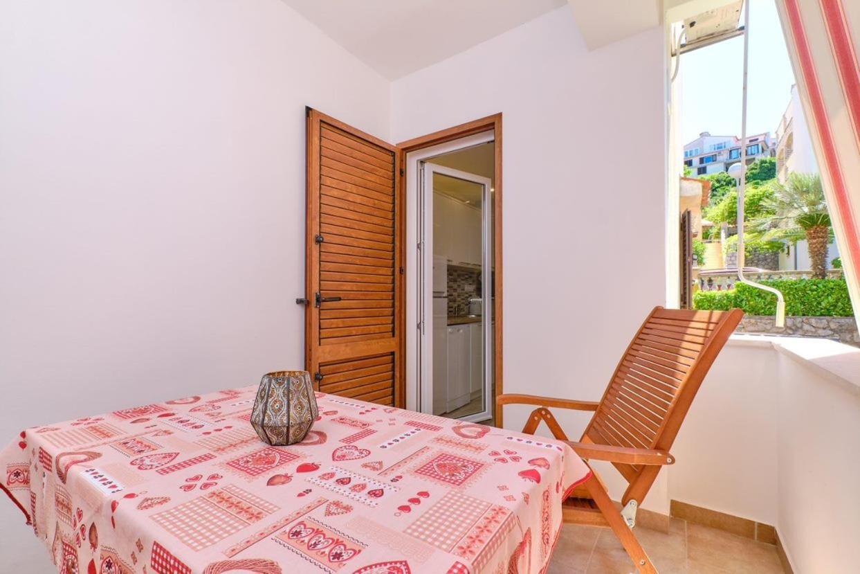 Apartments Enna Mali Losinj Exterior photo