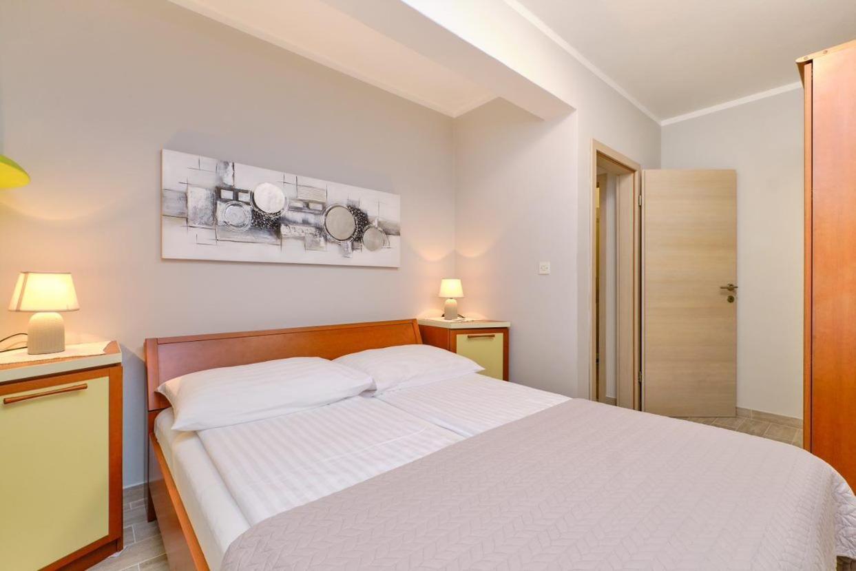Apartments Enna Mali Losinj Exterior photo