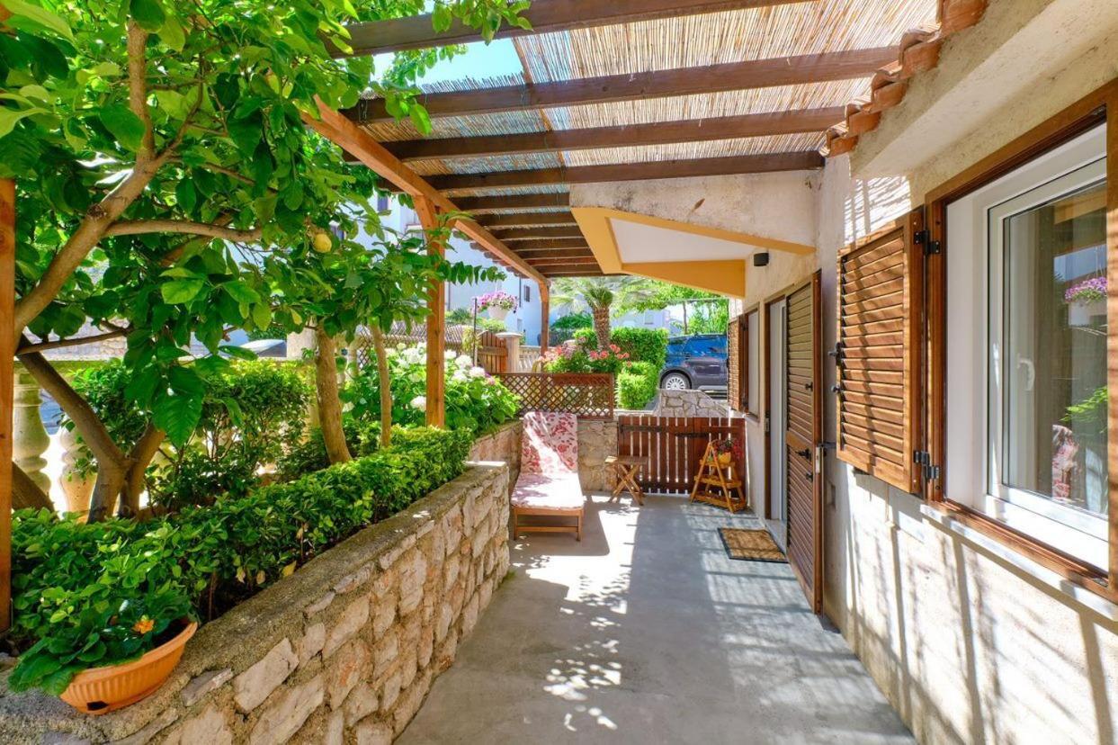Apartments Enna Mali Losinj Exterior photo