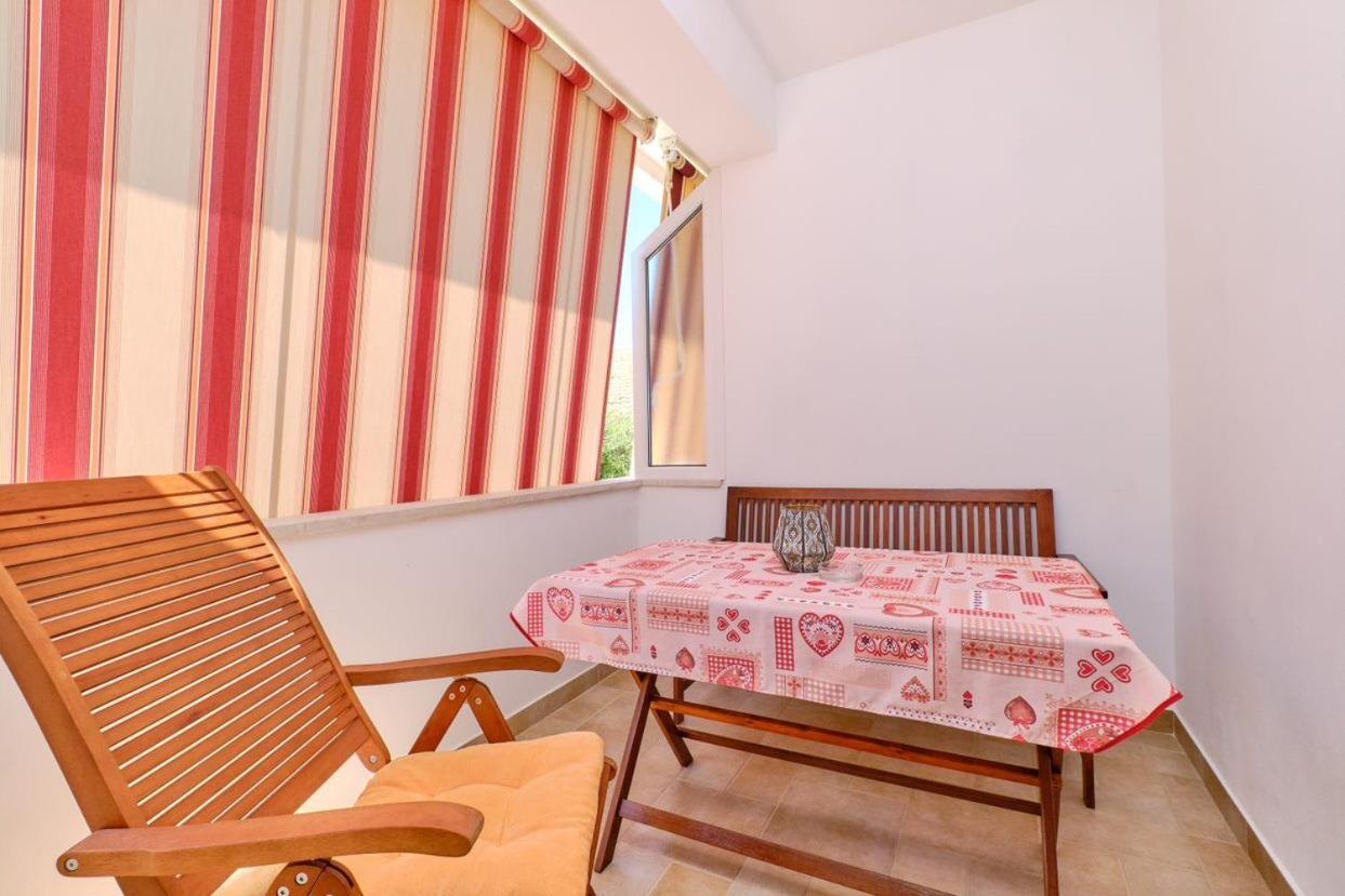 Apartments Enna Mali Losinj Exterior photo