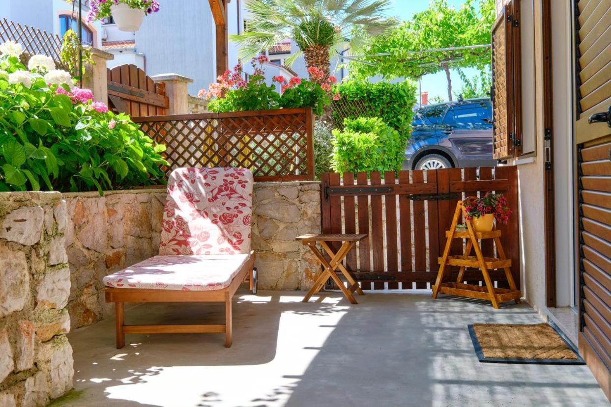 Apartments Enna Mali Losinj Exterior photo