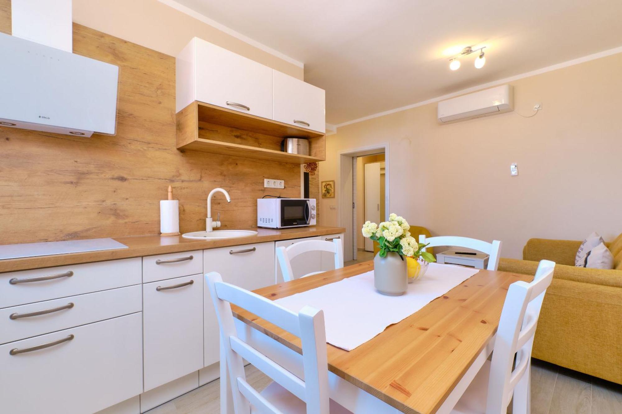 Apartments Enna Mali Losinj Exterior photo